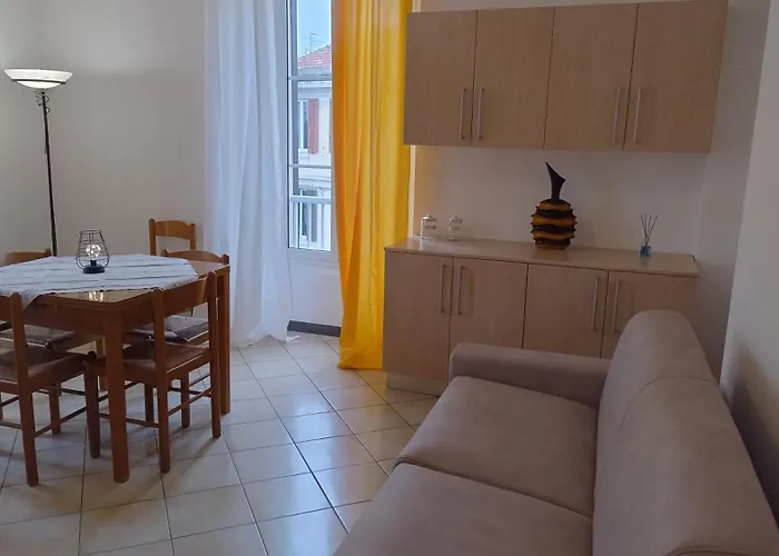 Sweet Holidays & Bilocale Appena Ristrutturato Albenga