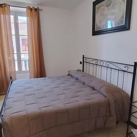 Sweet Holidays & Bilocale Appena Ristrutturato Apartment *